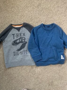 Boys size 5 sweat shirt lot